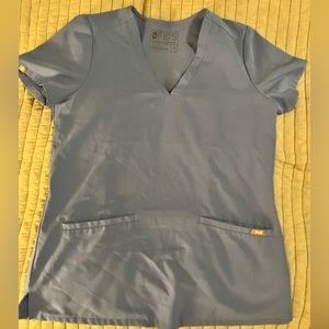 Figs scrub top xs.